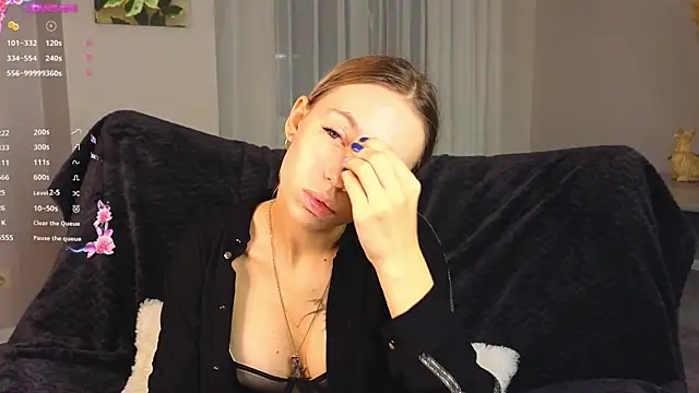 NyxaThorn online show from 17, 9, 2025