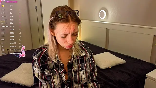 NyxaThorn online show from 30, 9, 2025