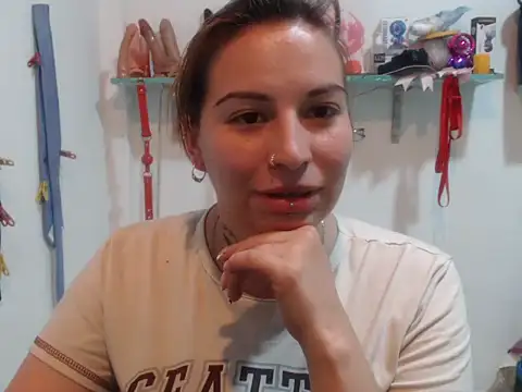 cloequeen15 online show from 8, 9, 2025