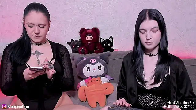 Threesomebabes online show from 13, 5, 2026