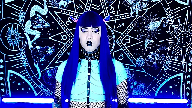 naomi satan online show from 25, 11, 2025