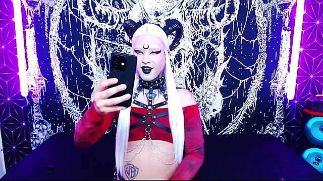 Snapshot of naomi_satan chatting on 29, 4, 2026 naomi satan online show from 29, 4, 2026