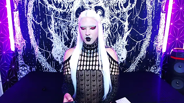 Snapshot of naomi_satan chatting on 19, 5, 2026 naomi satan online show from 19, 5, 2026