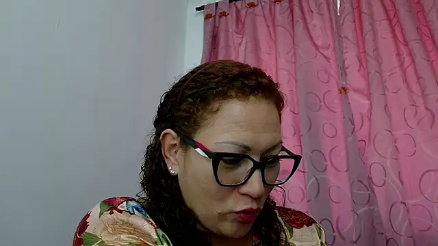 Snapshot of TifanyQueen_ chatting on 24, 9, 2025 TifanyQueen  online show from 24, 9, 2025