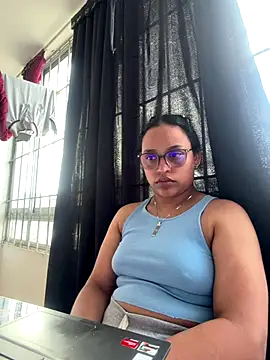 Snapshot of angels_evil chatting on 23, 11, 2025 angels evil online show from 23, 11, 2025