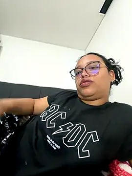 Snapshot of angels_evil chatting on 27, 11, 2025 angels evil online show from 27, 11, 2025