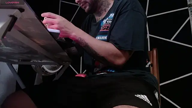 nicolastorres99 online show from 5, 11, 2025