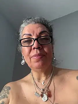 dieseldame1313 online show from 10, 3, 2025