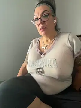 dieseldame1313 online show from 15, 10, 2025