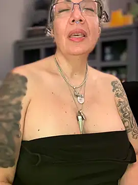 dieseldame1313 online show from 10, 3, 2026