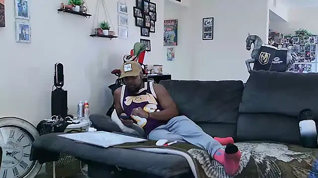 Snapshot of Str8ishVegasGuy chatting on 25, 10, 2025 Str8ishVegasGuy online show from 25, 10, 2025