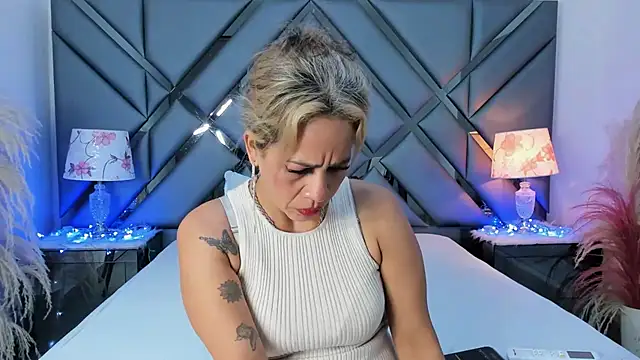 Alisson Milf online show from 18, 1, 2026