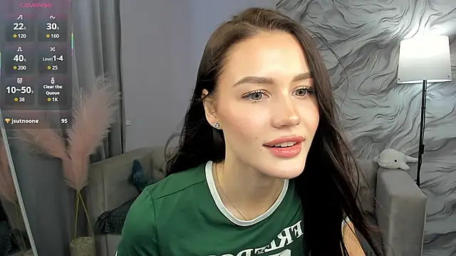 Aria Mila online show from 9, 9, 2025