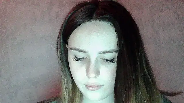 SweetLoraa online show from 8, 4, 2026