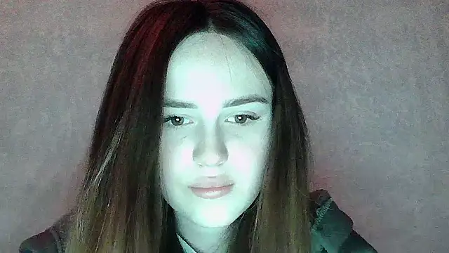 SweetLoraa online show from 11, 4, 2026