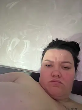 SunnyLeila2101 online show from 9, 4, 2026