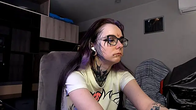 Snapshot of HighelikeGirl chatting on 22, 9, 2025 HighelikeGirl online show from 22, 9, 2025