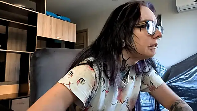 Snapshot of HighelikeGirl chatting on 23, 9, 2025 HighelikeGirl online show from 23, 9, 2025
