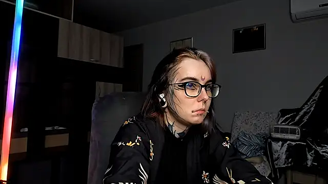 Snapshot of HighelikeGirl chatting on 9, 10, 2025 HighelikeGirl online show from 9, 10, 2025