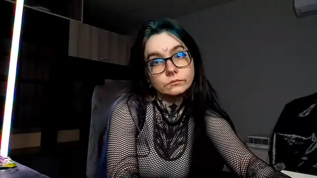 Snapshot of HighelikeGirl chatting on 19, 10, 2025 HighelikeGirl online show from 19, 10, 2025
