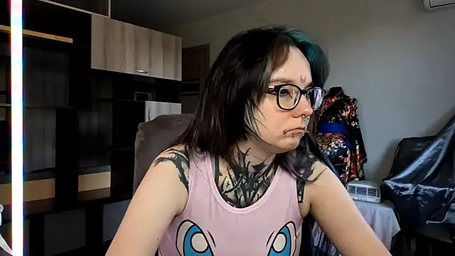 Snapshot of HighelikeGirl chatting on 22, 10, 2025 HighelikeGirl online show from 22, 10, 2025