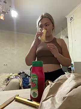 Snapshot of SunshineEmma chatting on 14, 9, 2025 SunshineEmma online show from 14, 9, 2025