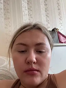 Snapshot of SunshineEmma chatting on 15, 9, 2025 SunshineEmma online show from 15, 9, 2025