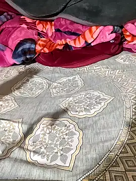 POOJACOUPLE online show from 23, 11, 2025