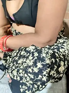 Snapshot of POOJACOUPLE chatting on 18, 1, 2026 POOJACOUPLE online show from 18, 1, 2026