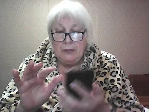 Alexia64231 online show from 6, 10, 2025