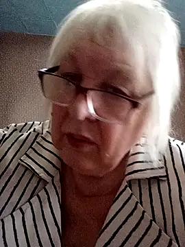 Alexia64231 online show from 5, 12, 2025