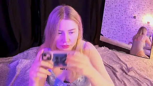 Lillie Berry online show from 15, 11, 2025