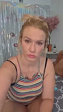 Snapshot of RhondaRump chatting on 18, 7, 2026 RhondaRump online show from 18, 7, 2026