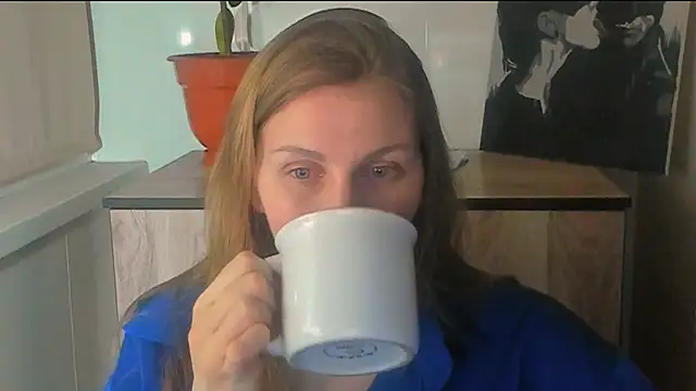 JuliaMuuun online show from 19, 4, 2026