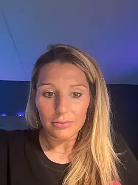 BaddieBossXX2 online show from 26, 11, 2025