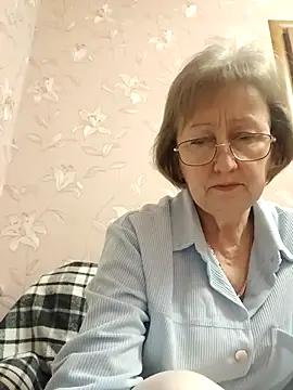 AlikaSwan5821 online show from 13, 2, 2026