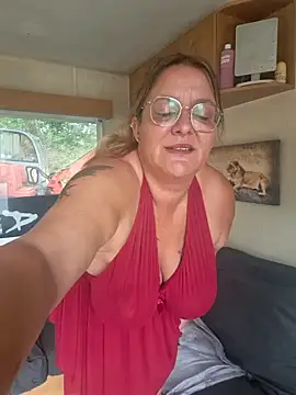 Misspapillon1840 online show from 20, 9, 2025