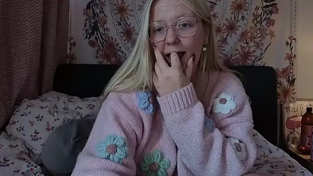 Daisyxoxo  online show from 3, 3, 2026