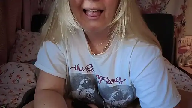 Daisyxoxo  online show from 5, 3, 2026