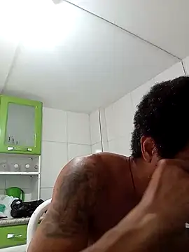 moreno25centimetro online show from 2, 12, 2025