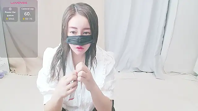 Snapshot of Anna-03 chatting on 11, 9, 2025 Anna-03 online show from 11, 9, 2025