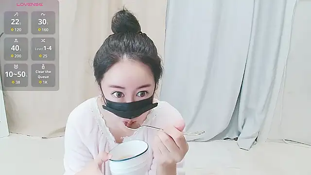 Snapshot of Anna-03 chatting on 14, 10, 2025 Anna-03 online show from 14, 10, 2025