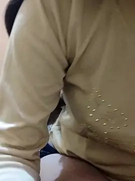 Snapshot of lovelysona11 chatting on 21, 12, 2025 lovelysona11 online show from 21, 12, 2025