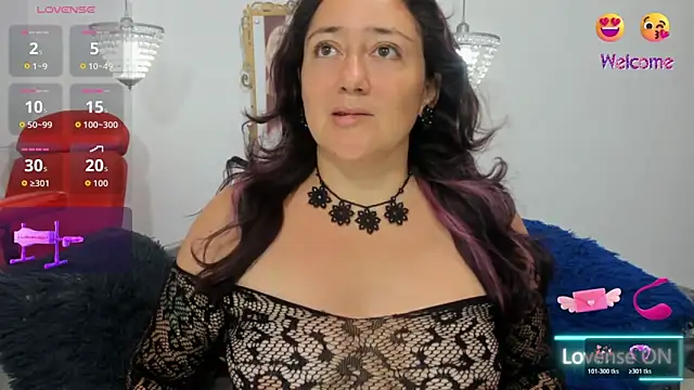 naughty milf esmeralda online show from 18, 4, 2026