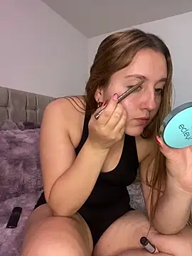 Cutie blondie online show from 19, 12, 2025