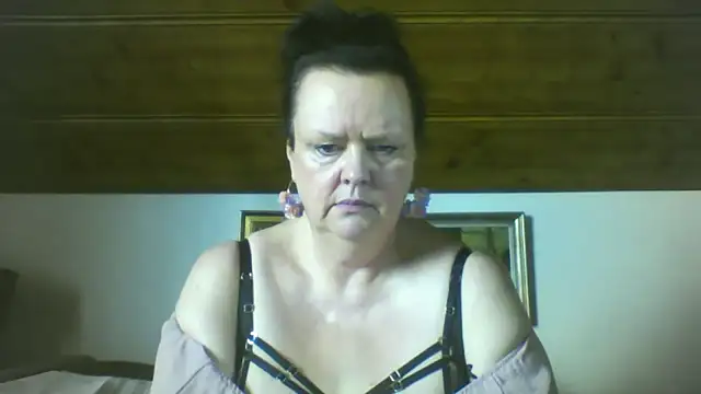 TiffanyMature online show from 9, 9, 2025