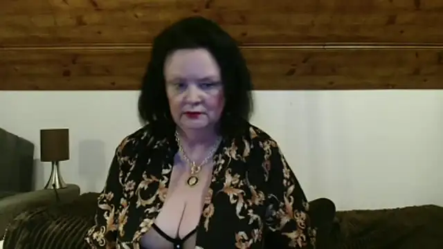 TiffanyMature online show from 7, 11, 2025