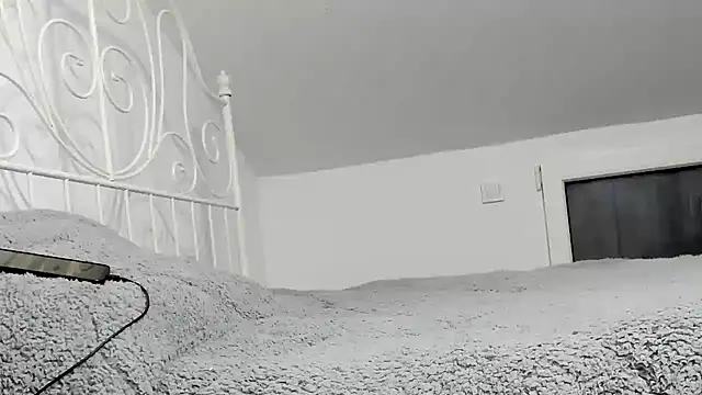 alesquirt33 online show from 13, 4, 2026