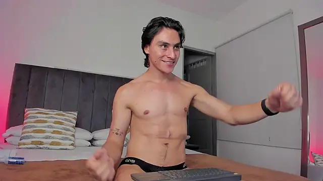 Snapshot of AlexanderHall chatting on 1, 10, 2025 AlexanderHall online show from 1, 10, 2025