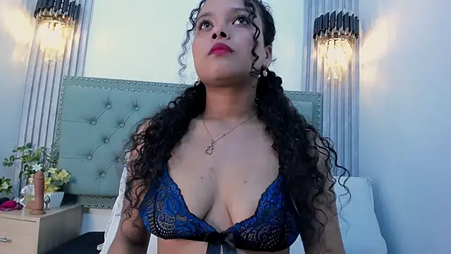 ValeriaJulio  online show from 12, 11, 2025